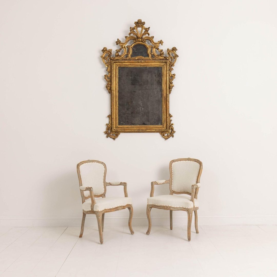 0_2237_18th_century_pair_of_swedish_rococo_armchairs_in_original_paint_001