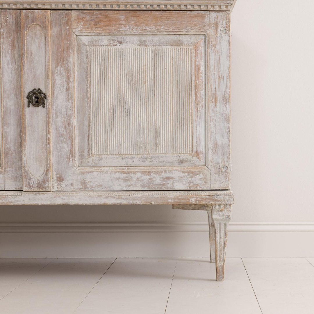 10_2018_18th_century_swedish_gustavian_reeded_original_paint_buffet_cabinet_11