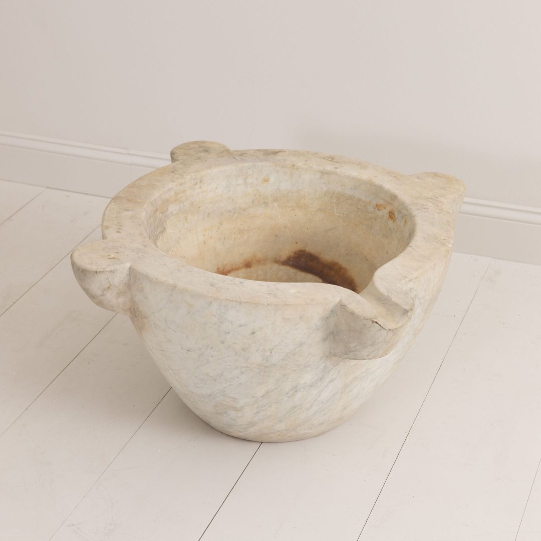 10_2040_17th_century_italian_marble_mortar_22