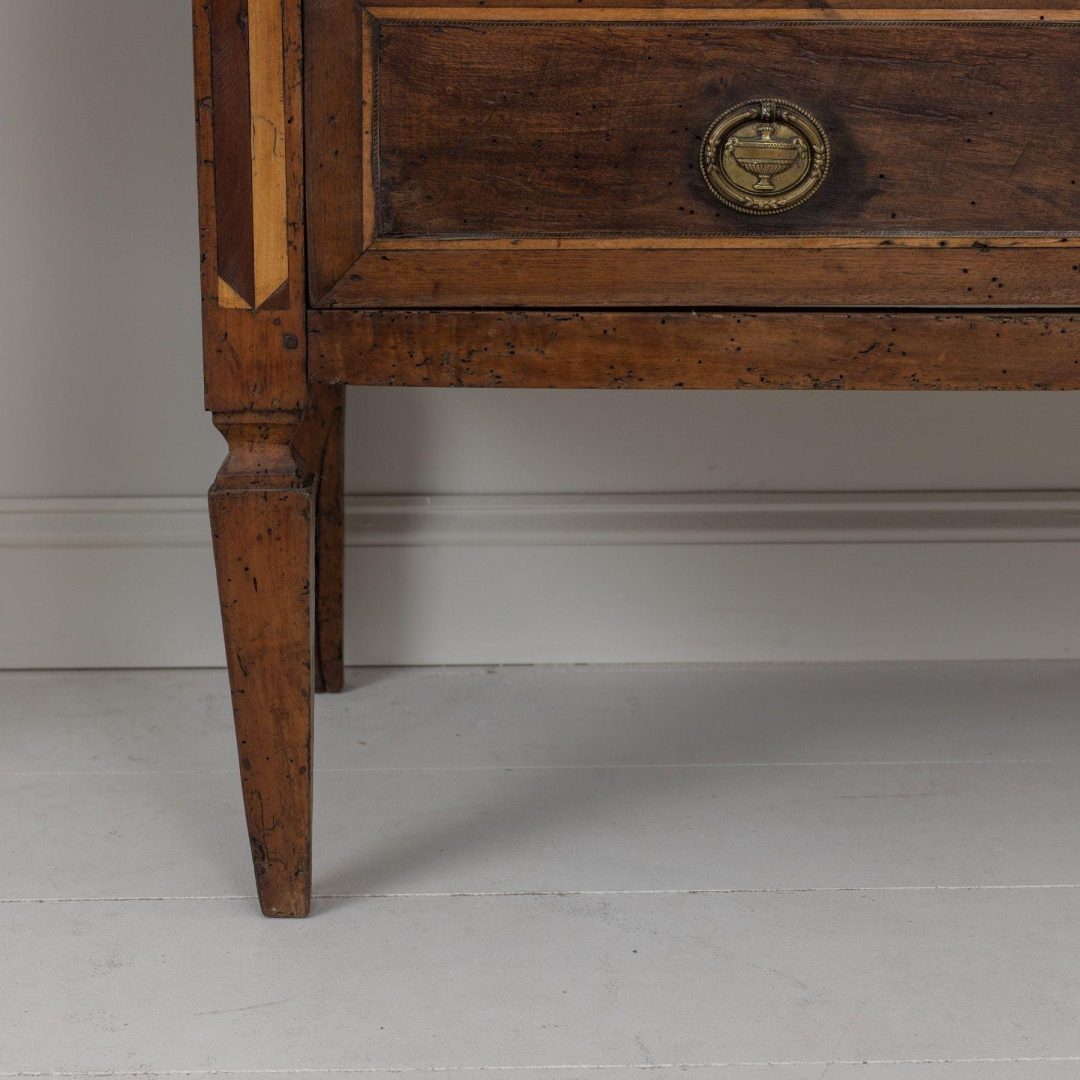 10_2053_18th_century_french_walnut_Louis_XVI_commode_010