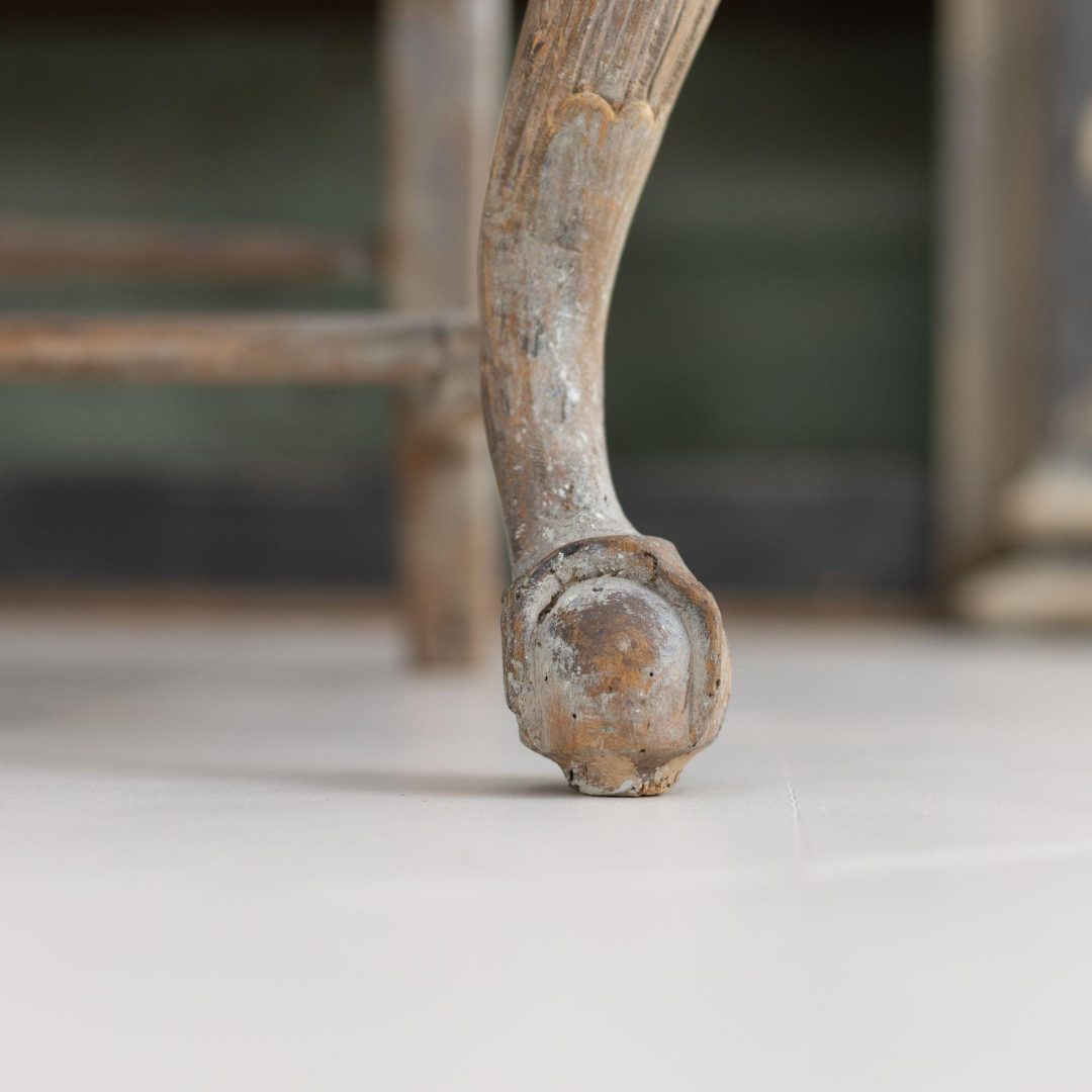 10_2087_18th_century_swedish_rococo_original_paint_sofa_bench_settee_17