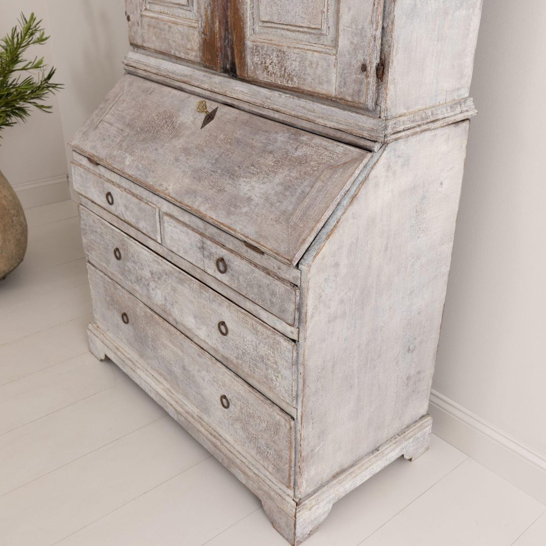 10_2099_18th_century_swedish_painted_provencial_baroque_period_secretary_19