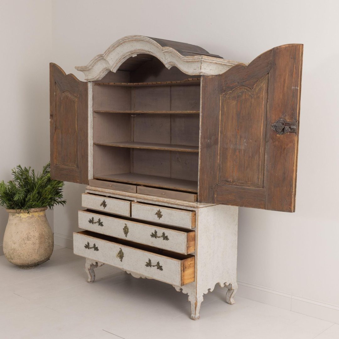10_2128_18th_century_swedish_rococo_painted_linen_press_cabinet_6