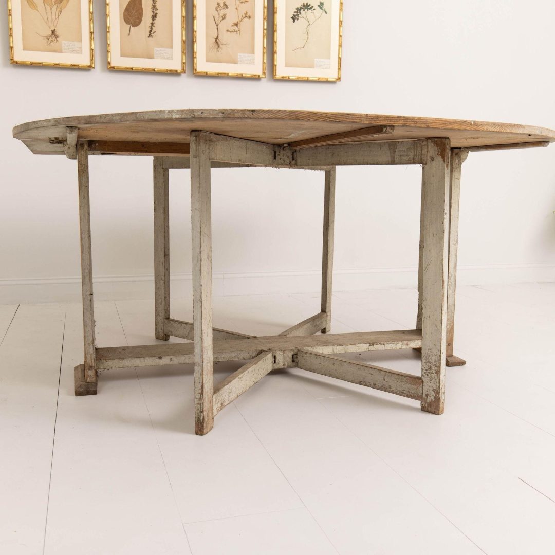 10_2130_18th_century_swedish_Gustavian_drop_leaf_table_in_original_paint_004