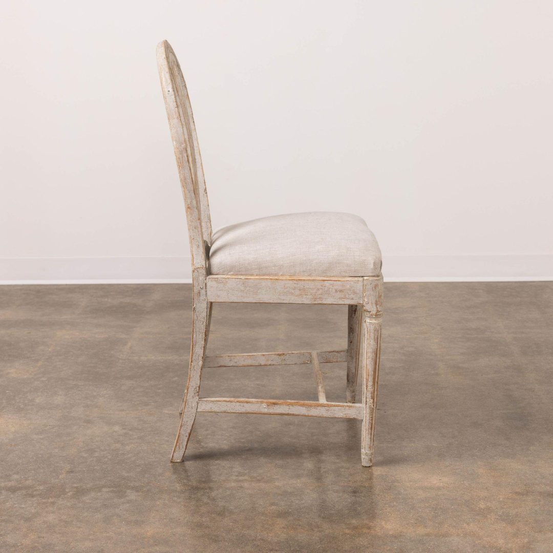 10_2195_18th_century_set_of_twelve_Swedish_Gustavian_painted_chairs_011