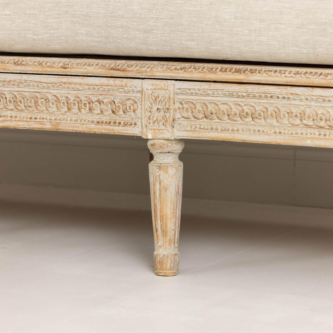 10_2231_18th_century_swedish_gustavian_period_trag_sofa_004
