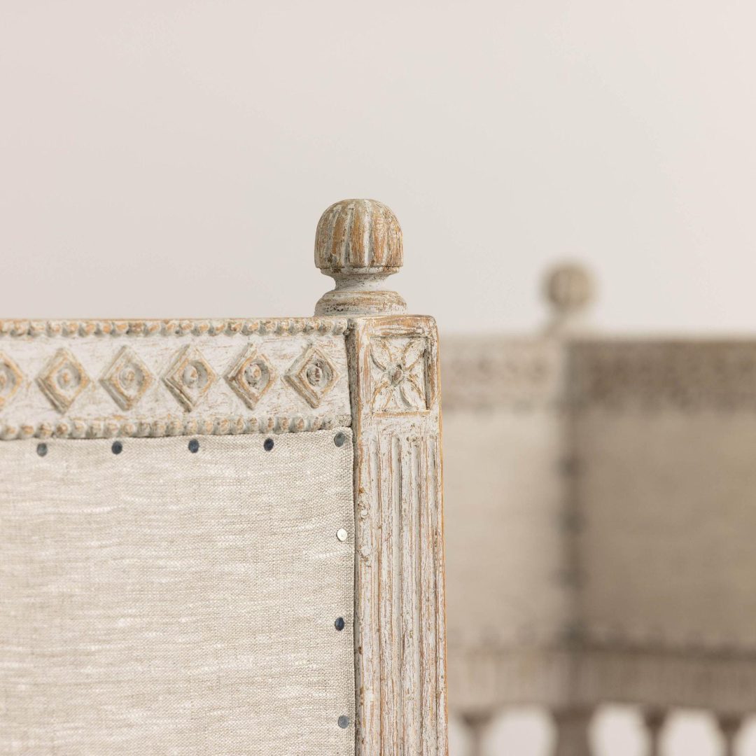10_2240_18th_century_swedish_gustavian_period_corner_banquette_031