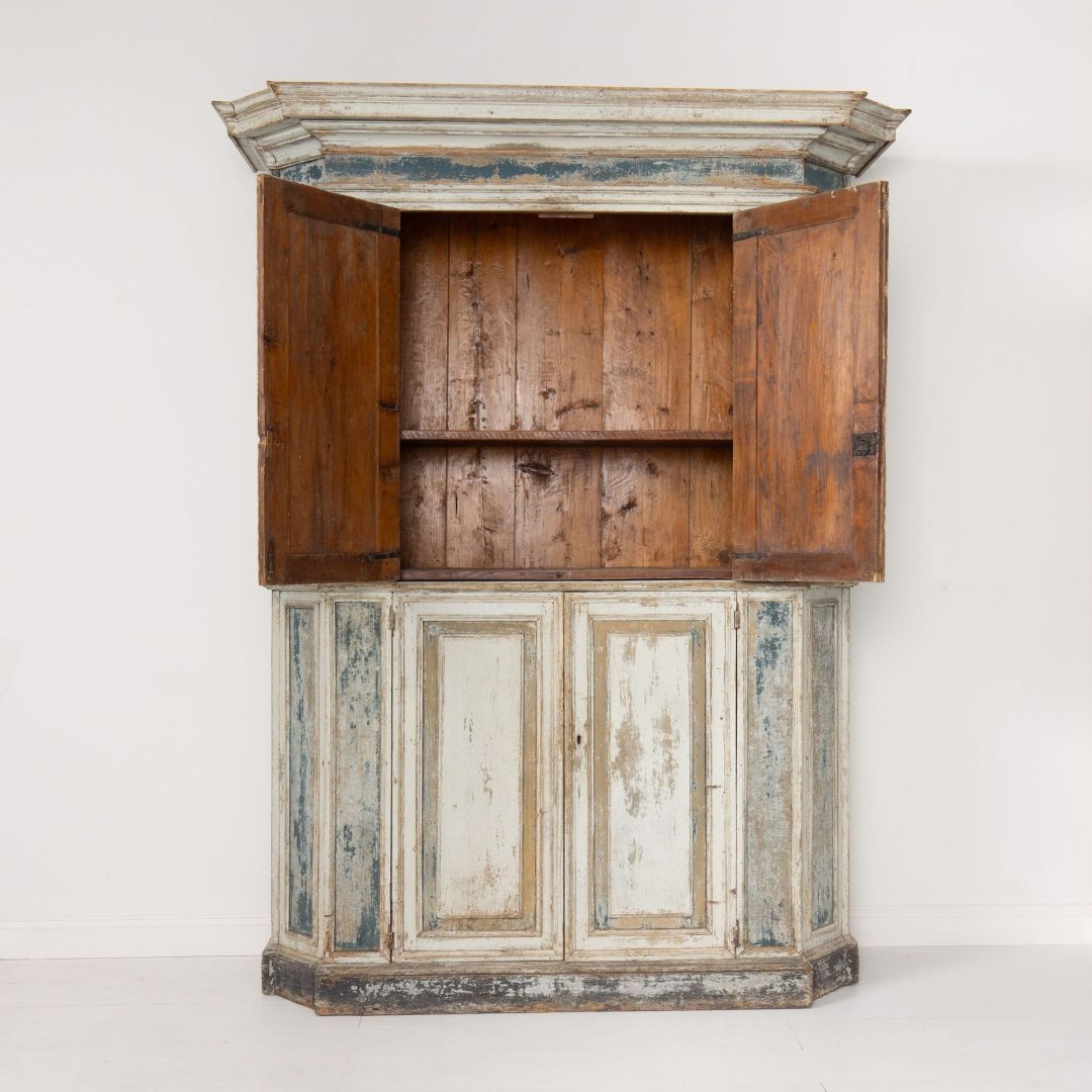 10_2293_18th_century_Italian_cabinet_in_original_paint-0003
