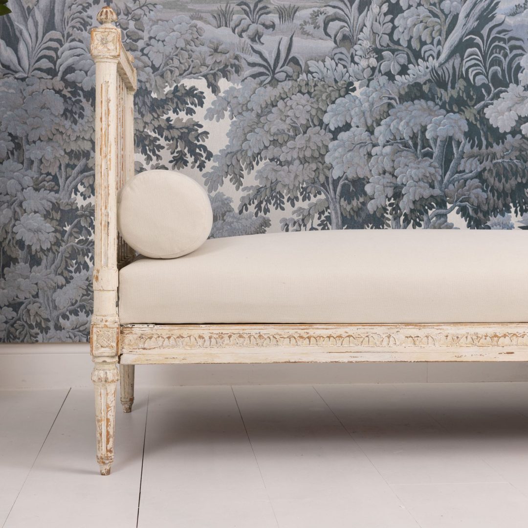 10_2335_19th_century_Swedish_Gustavian_daybed_in_original_paint-0002