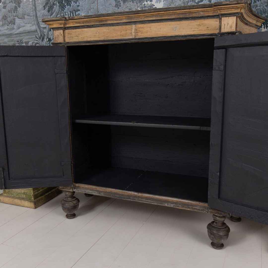 10_700_18th_century_italian_baroque_style_painted_armoire_cabinet_017