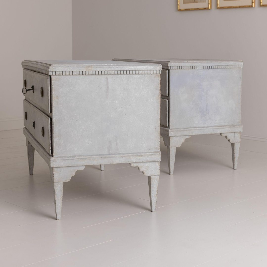 11_1932_18th_century_swedish_gustavian_pair_painted_large_chests_19