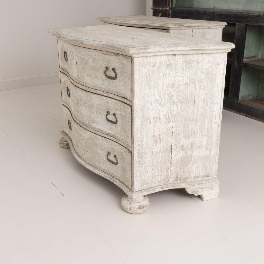 11_2059_pair_Italian_baroque_style_large_painted_commodes_chests_17