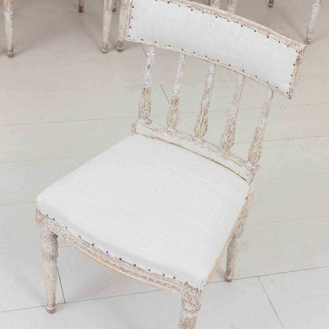 11_2140_19th_century_swedish_gustavian_period_set_of_six_dining_chairs_in_original_paint_012