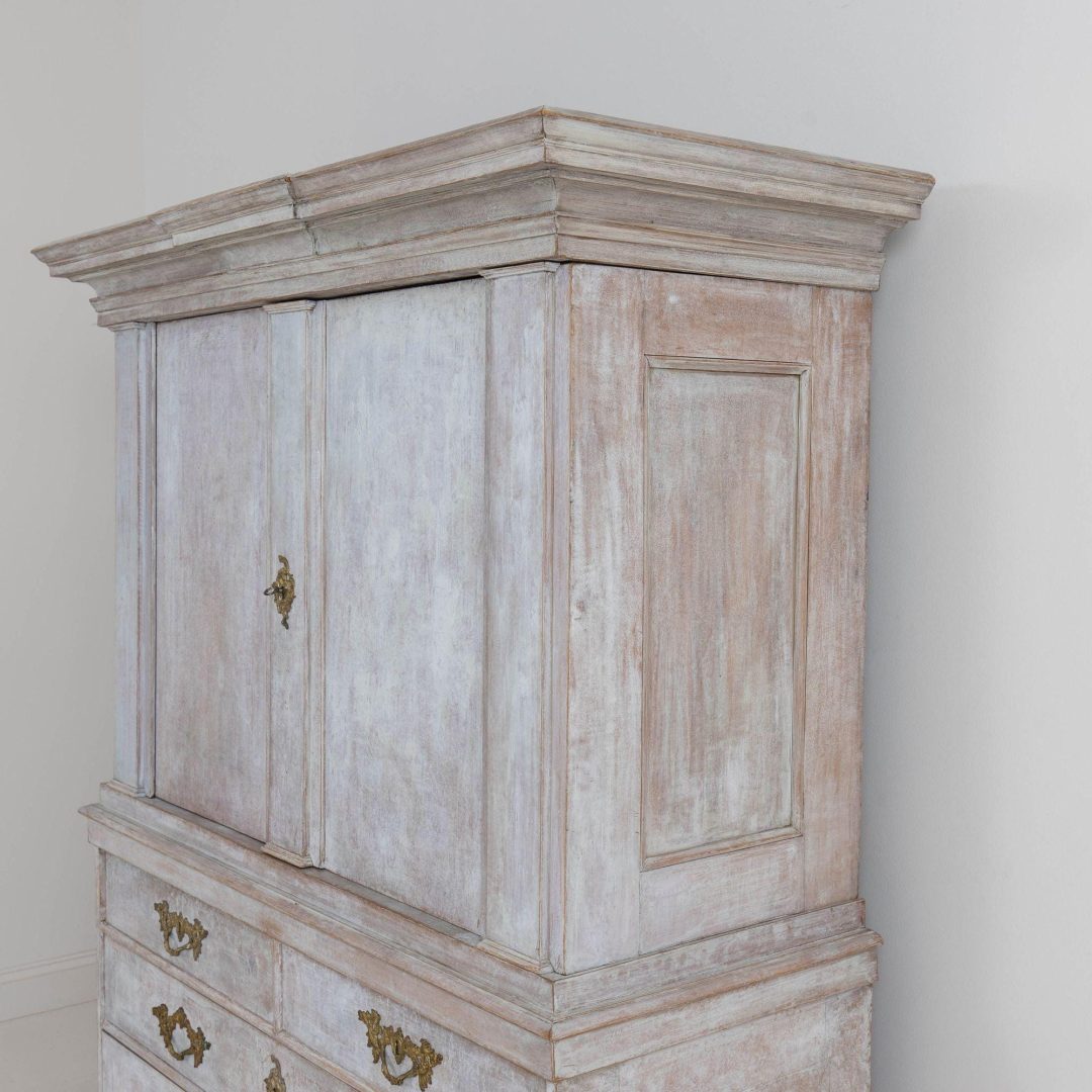 11_2141_18th_century_swedish_baroque_period_cabinet_in_original_paint_021