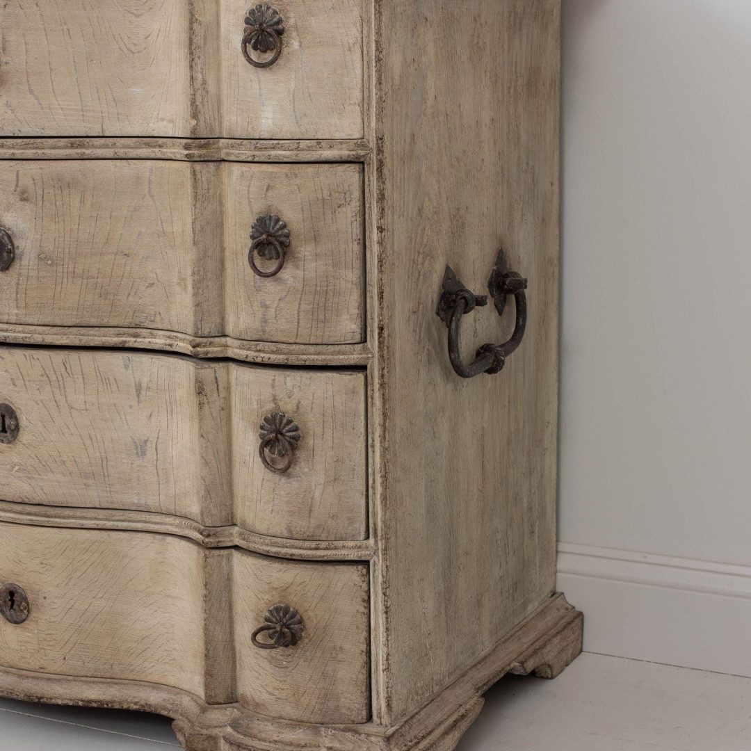 11_2157_18th_century_danish_oak_commode_in_original_patina_025
