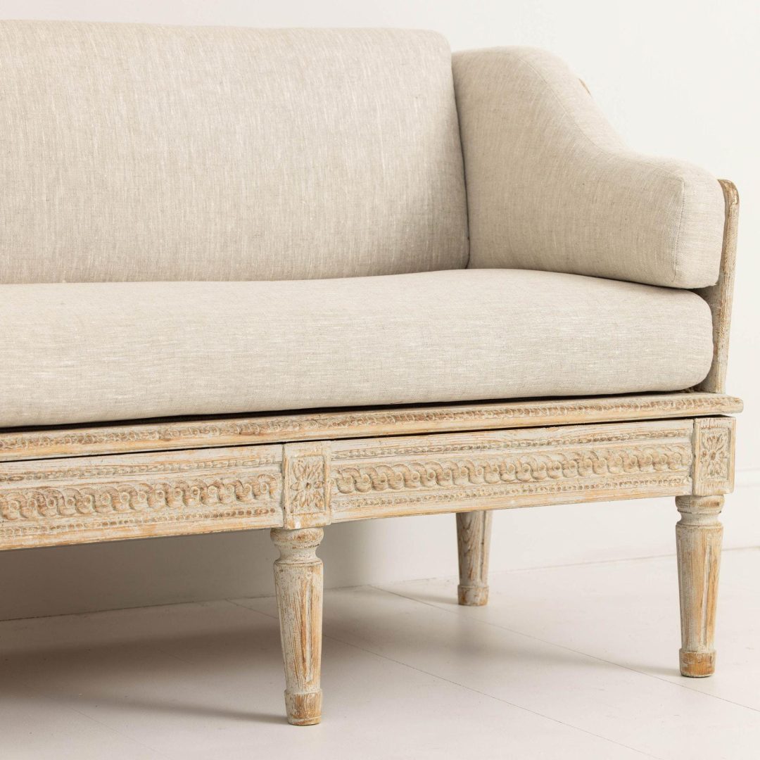 11_2231_18th_century_swedish_gustavian_period_trag_sofa_006