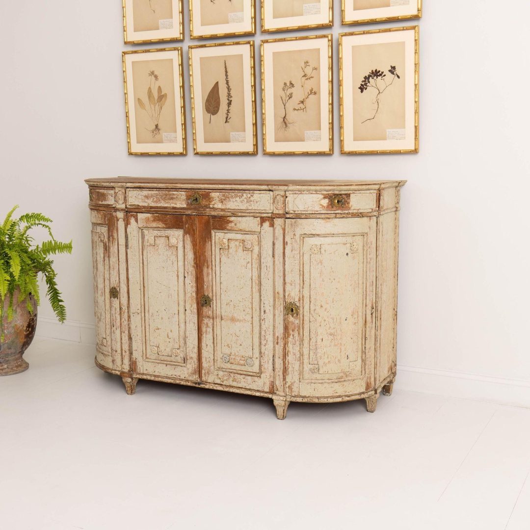 11_2239_18th_century_Swedish_gustavian_demilune_buffet_in_original_paint_003