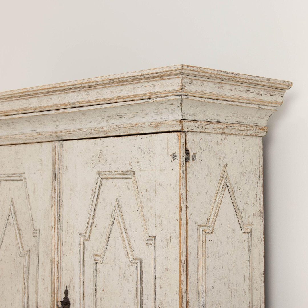 11_2260_18th_century_Swedish_Baroque_painted_armoire_cabinet_018