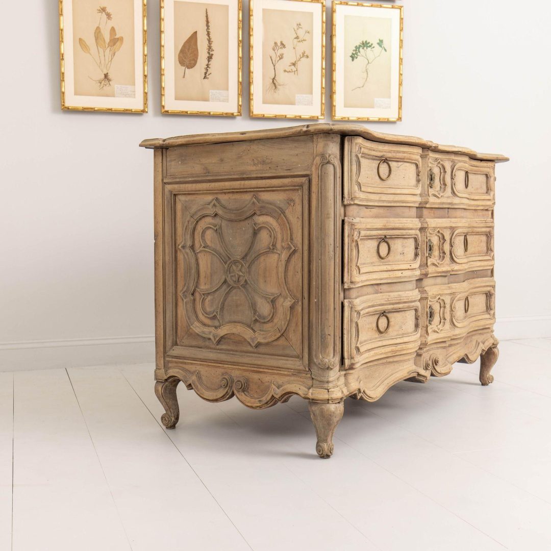 11_2270_18th_century_french_bleached_walnut_commode_026