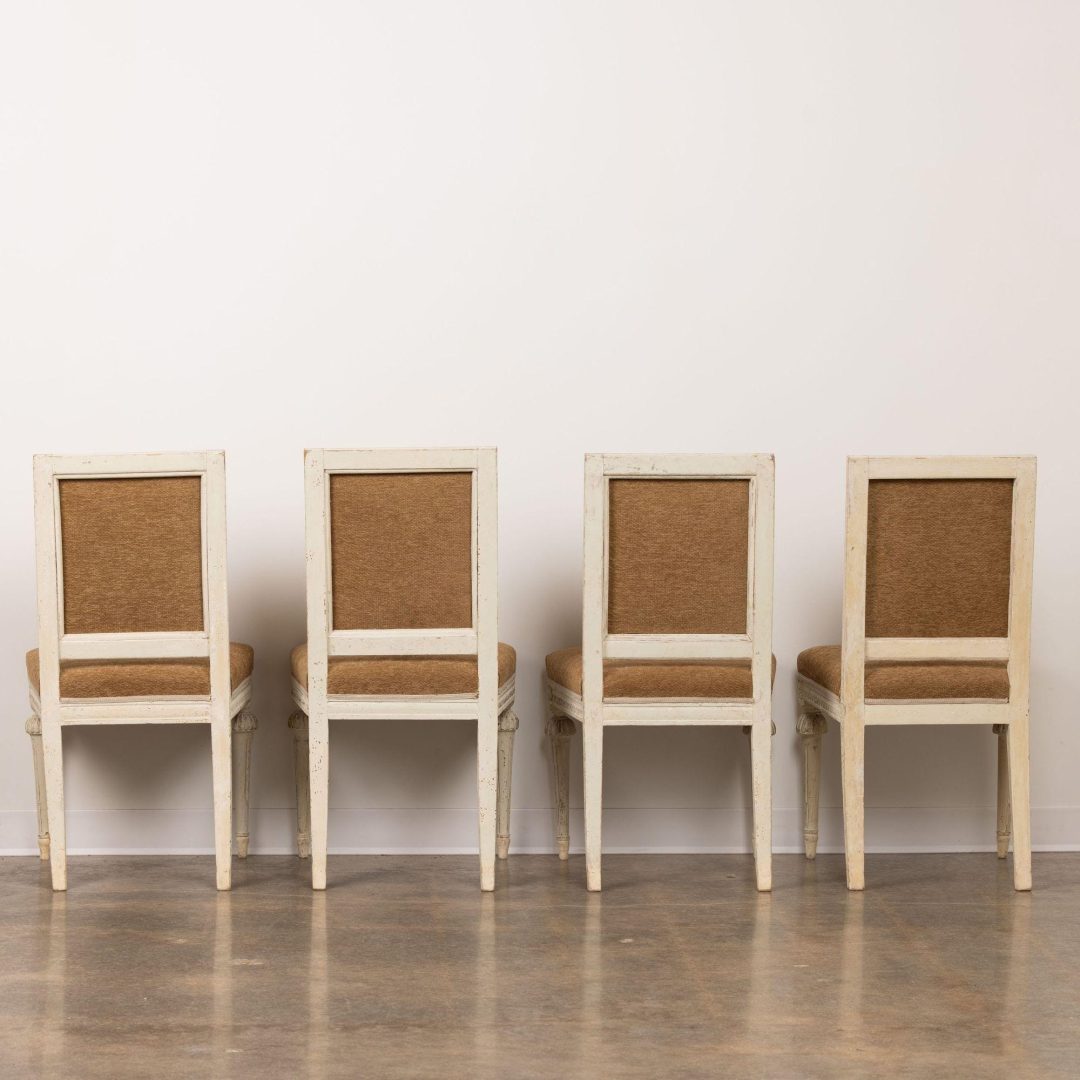 11_2287_18th_century_set_of_eight_swedish_gustavian_chairs_in_original_paint-0020