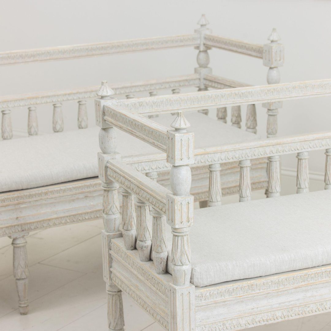 12_2097_19th_century_swedish_gustavian_pair_painted_benches_sofas_dalarna_043