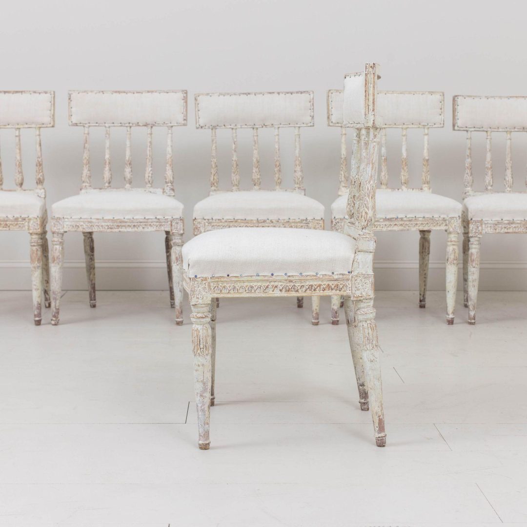 12_2140_19th_century_swedish_gustavian_period_set_of_six_dining_chairs_in_original_paint_013