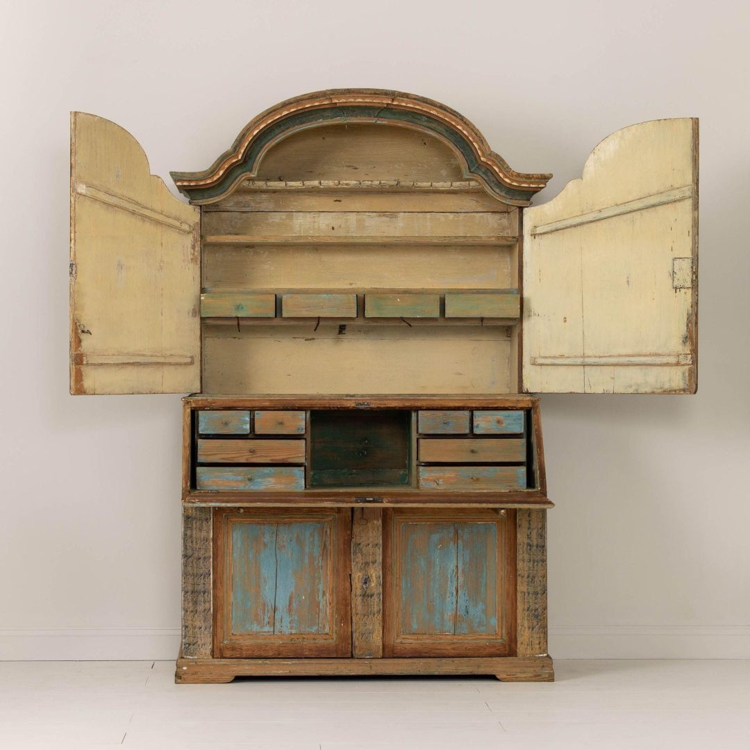 12_2190_19th_century_swedish_rococo_secretary_with_library_in_original__paint_023