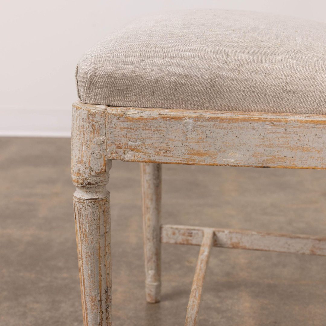 12_2195_18th_century_set_of_twelve_Swedish_Gustavian_painted_chairs_015