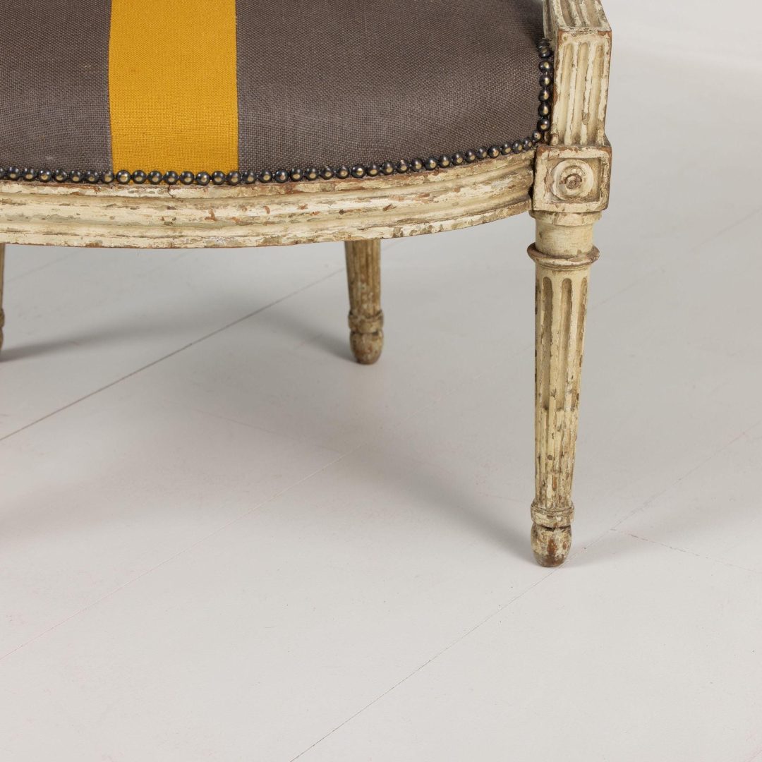 12_2226_B_18th_century_French_Louis_XVI_fauteuil_in_original_paint-0016