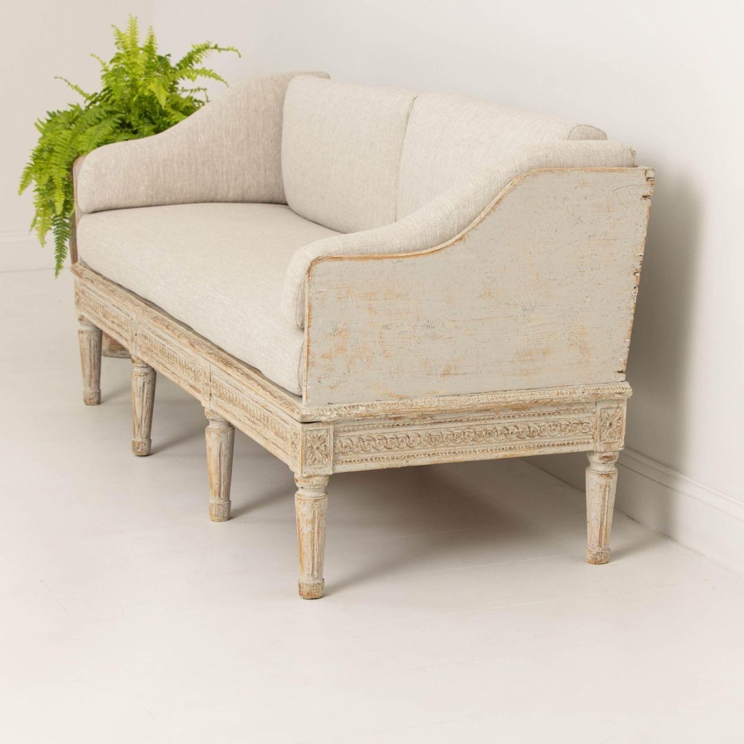 12_2231_18th_century_swedish_gustavian_period_trag_sofa_008