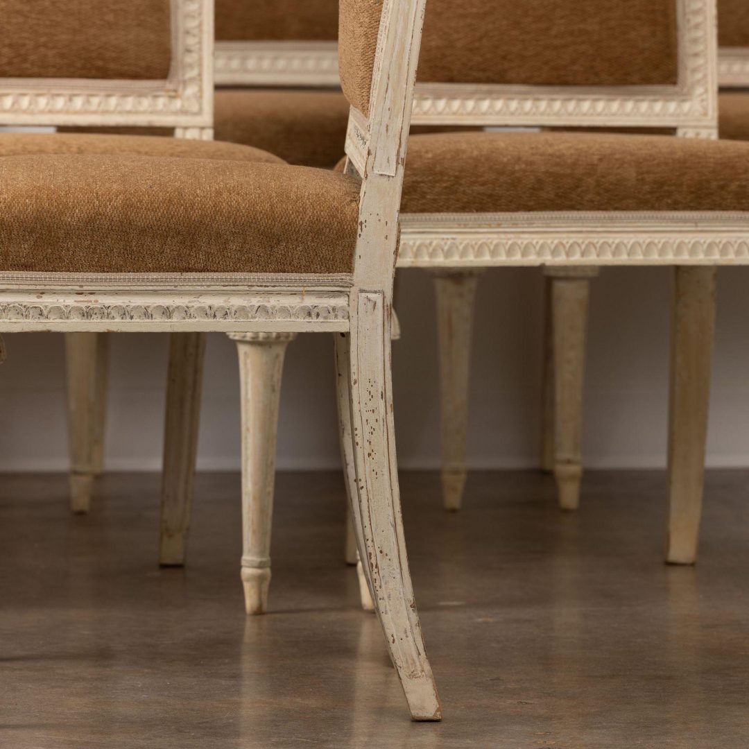 12_2287_18th_century_set_of_eight_swedish_gustavian_chairs_in_original_paint-0015