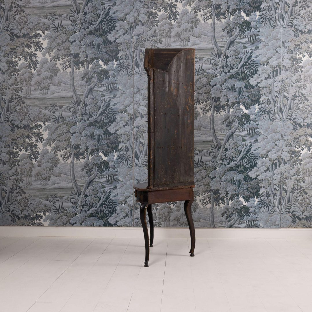 12_2288_18th_century_English_black_lacquer_and_parcel_gilt_corner_cabinet-0053