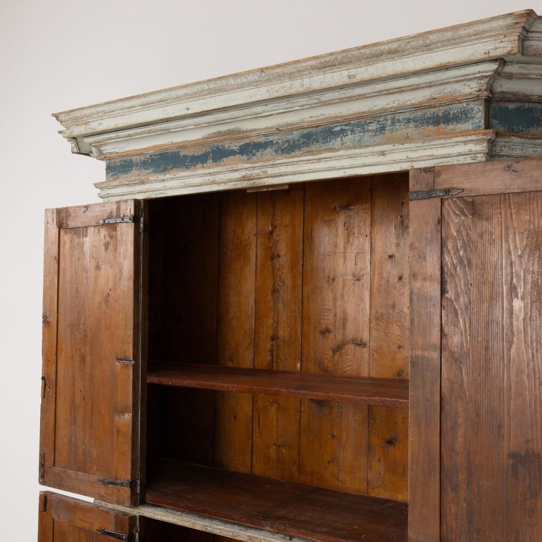 12_2293_18th_century_Italian_cabinet_in_original_paint-0010