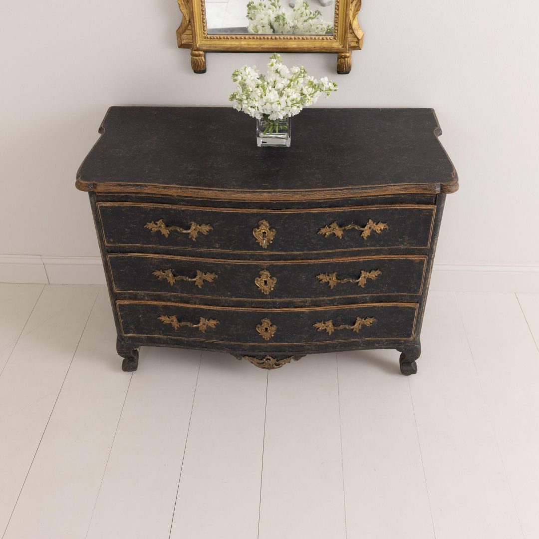 13_2093_18th_century_swedish_rococo_black_painted_chest_commode_9