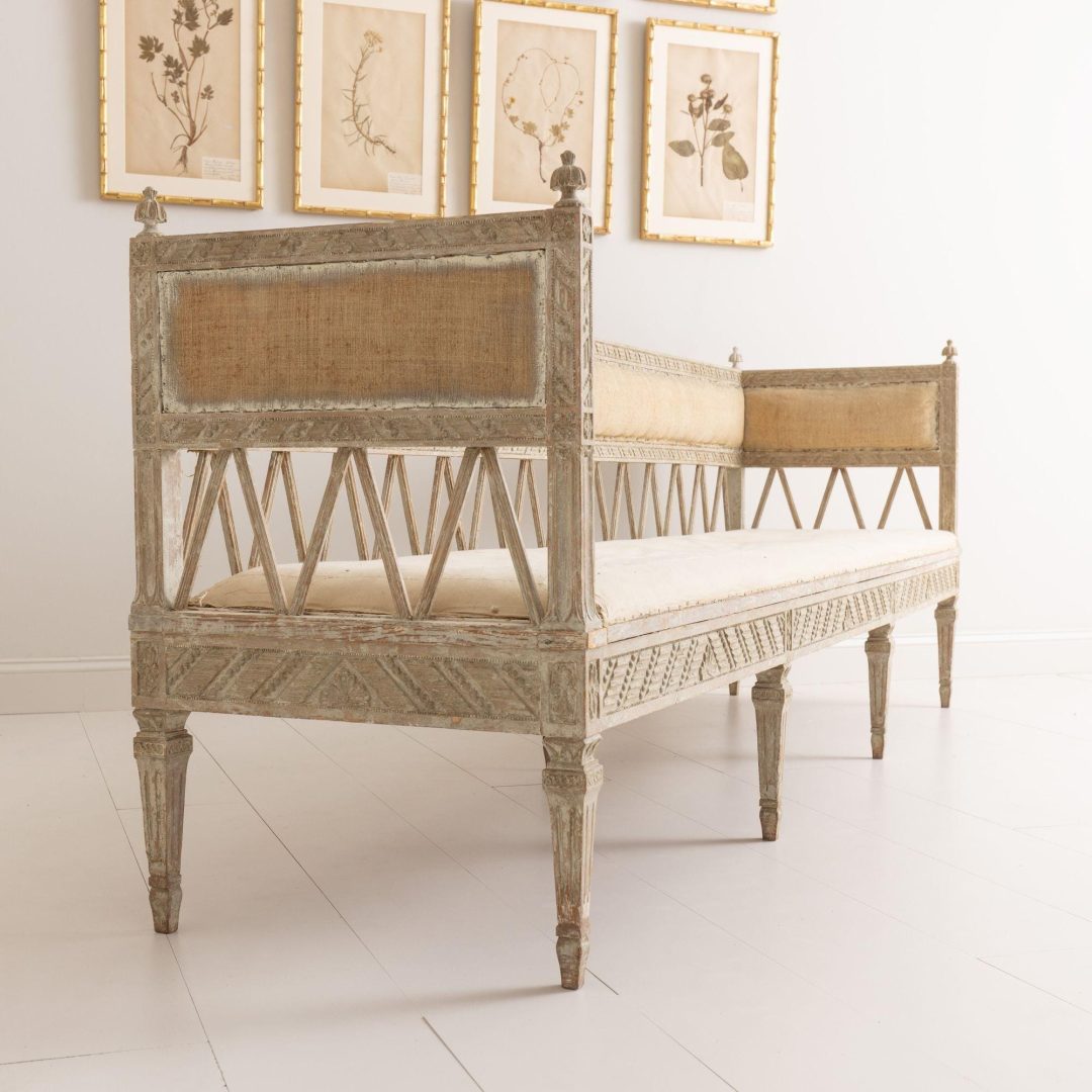 13_2120_18th_century_swedish_gustavian_original_paint_long_sofa_bench_33