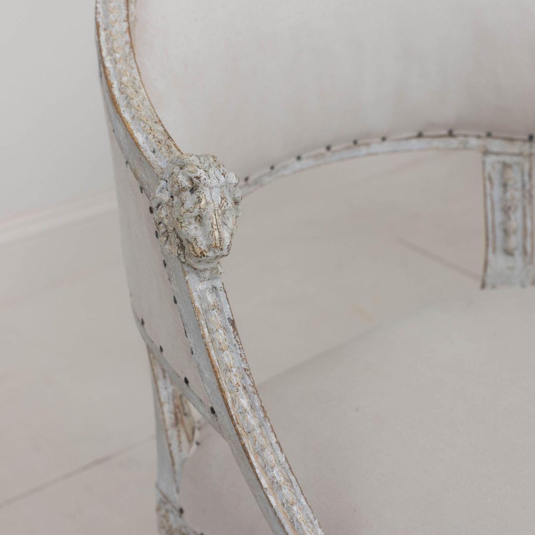 13_2165_19th_century_swedish_gustavian_pair_of_painted_barrel_back_arm_chairs_003