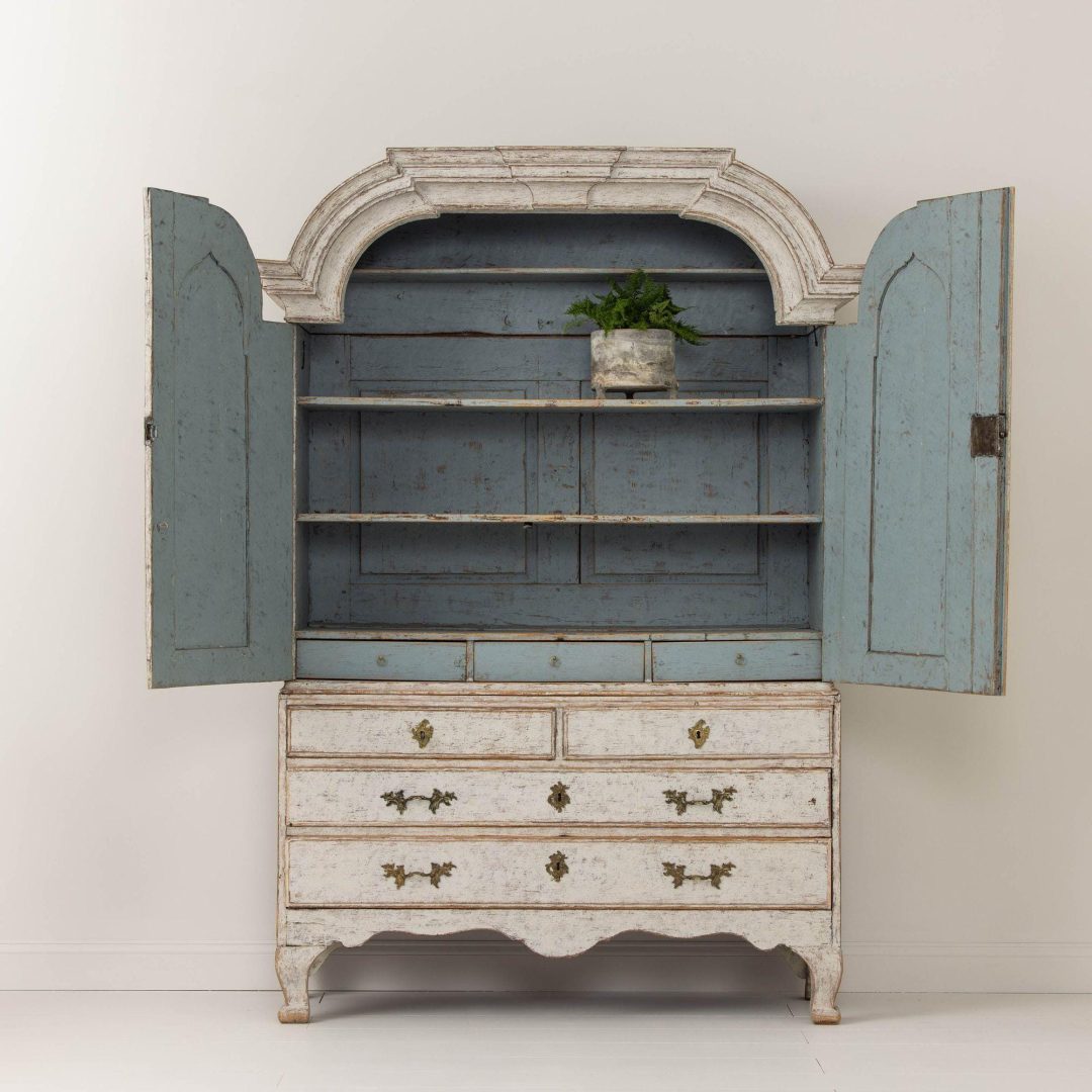 13_2183_18th_century_Swedish_rococo_period_linen_press_cabinet_011