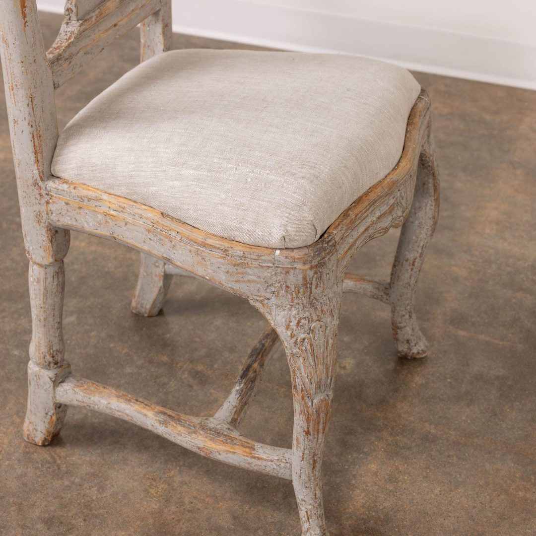 13_2236_18th_century_set_of_six_Swedish_Rococo_painted_chairs_016