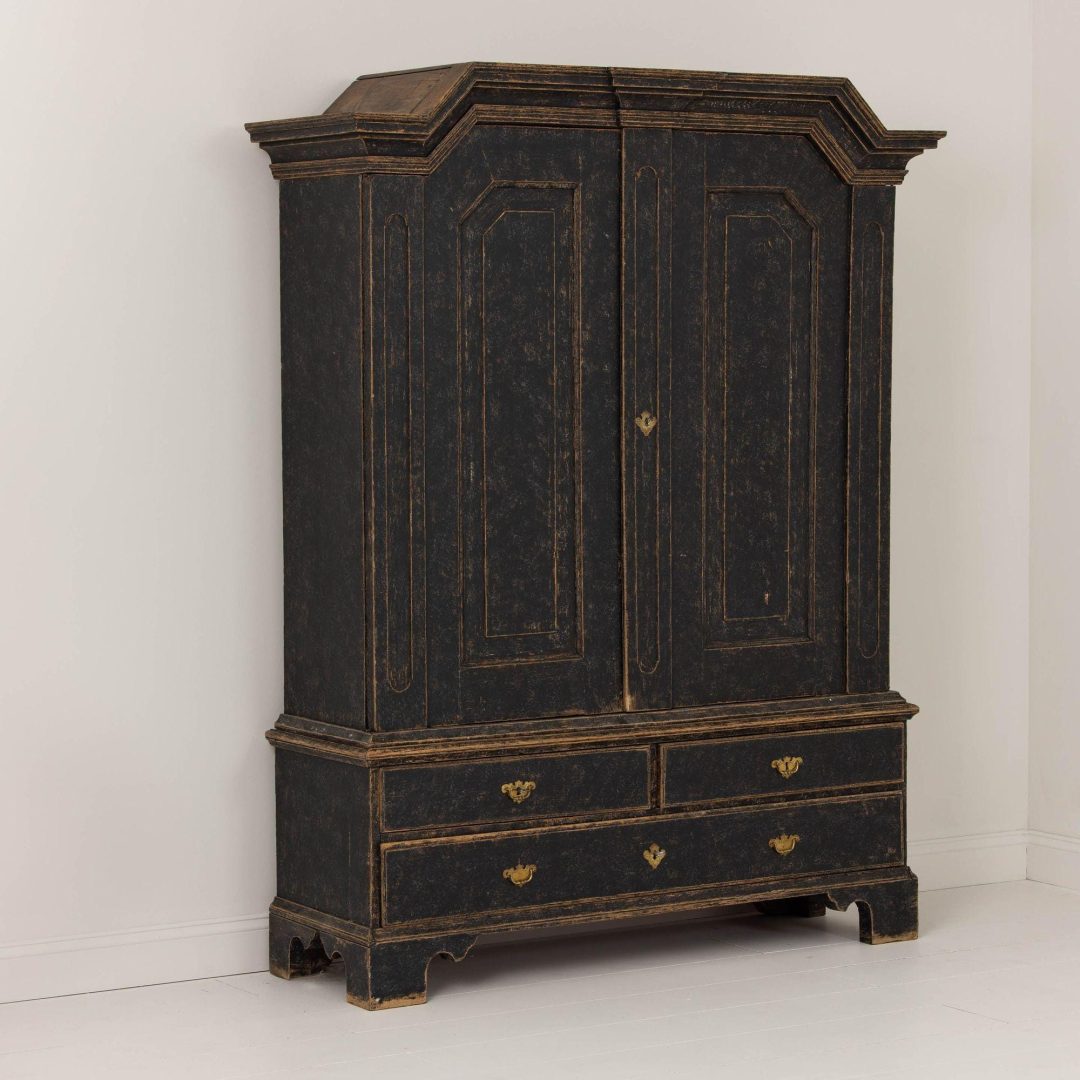 13_2282_18th_century_swedish_baroque_armoire_cabinet_008