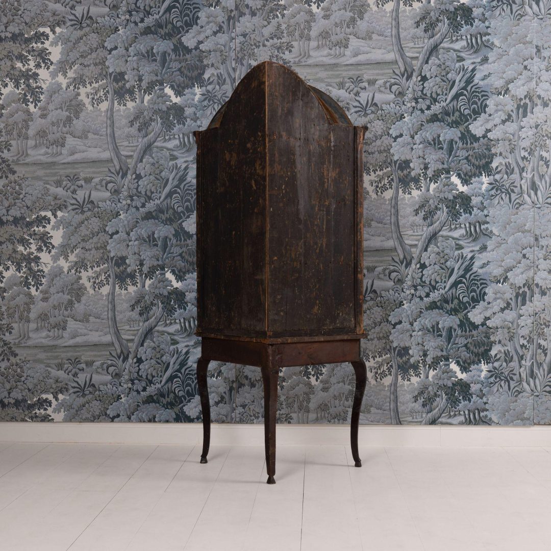 13_2288_18th_century_English_black_lacquer_and_parcel_gilt_corner_cabinet-0058