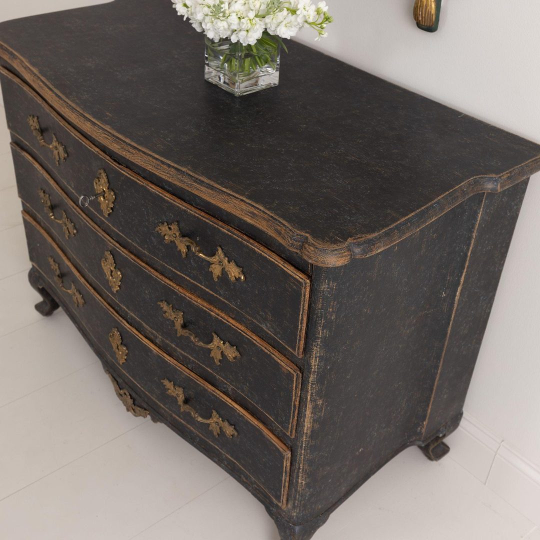 14_2093_18th_century_swedish_rococo_black_painted_chest_commode_13