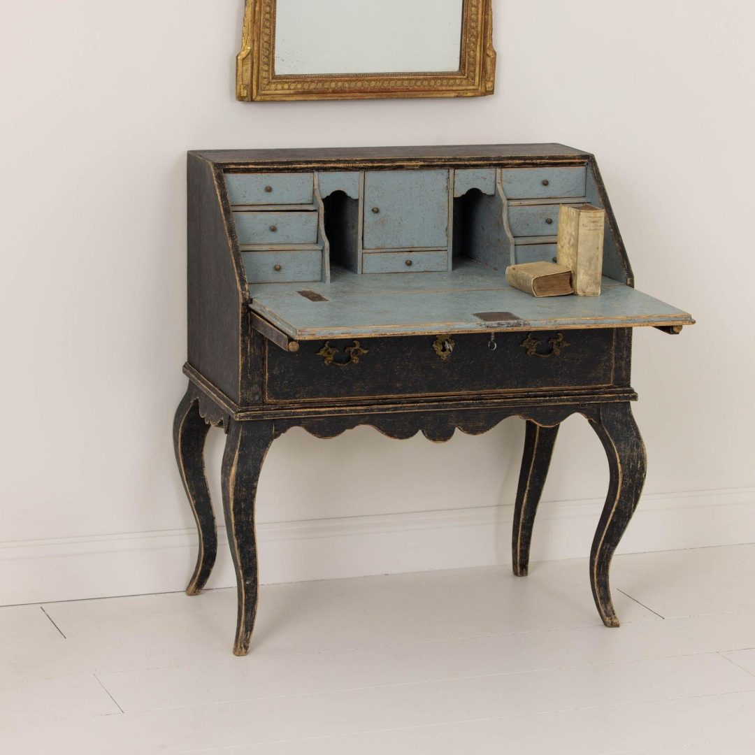 14_2137_19th_century_swedish_rococo_slant_front_desk_012