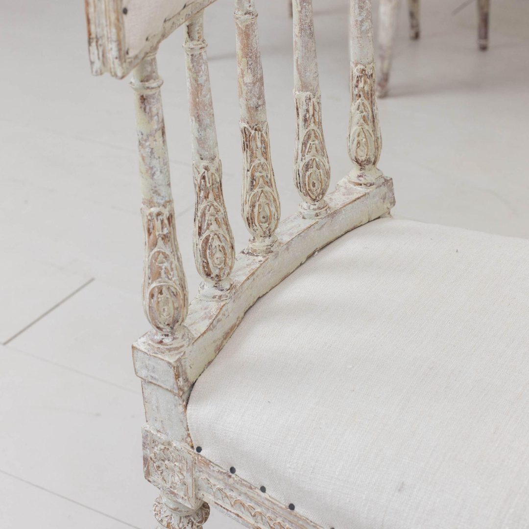 14_2140_19th_century_swedish_gustavian_period_set_of_six_dining_chairs_in_original_paint_015