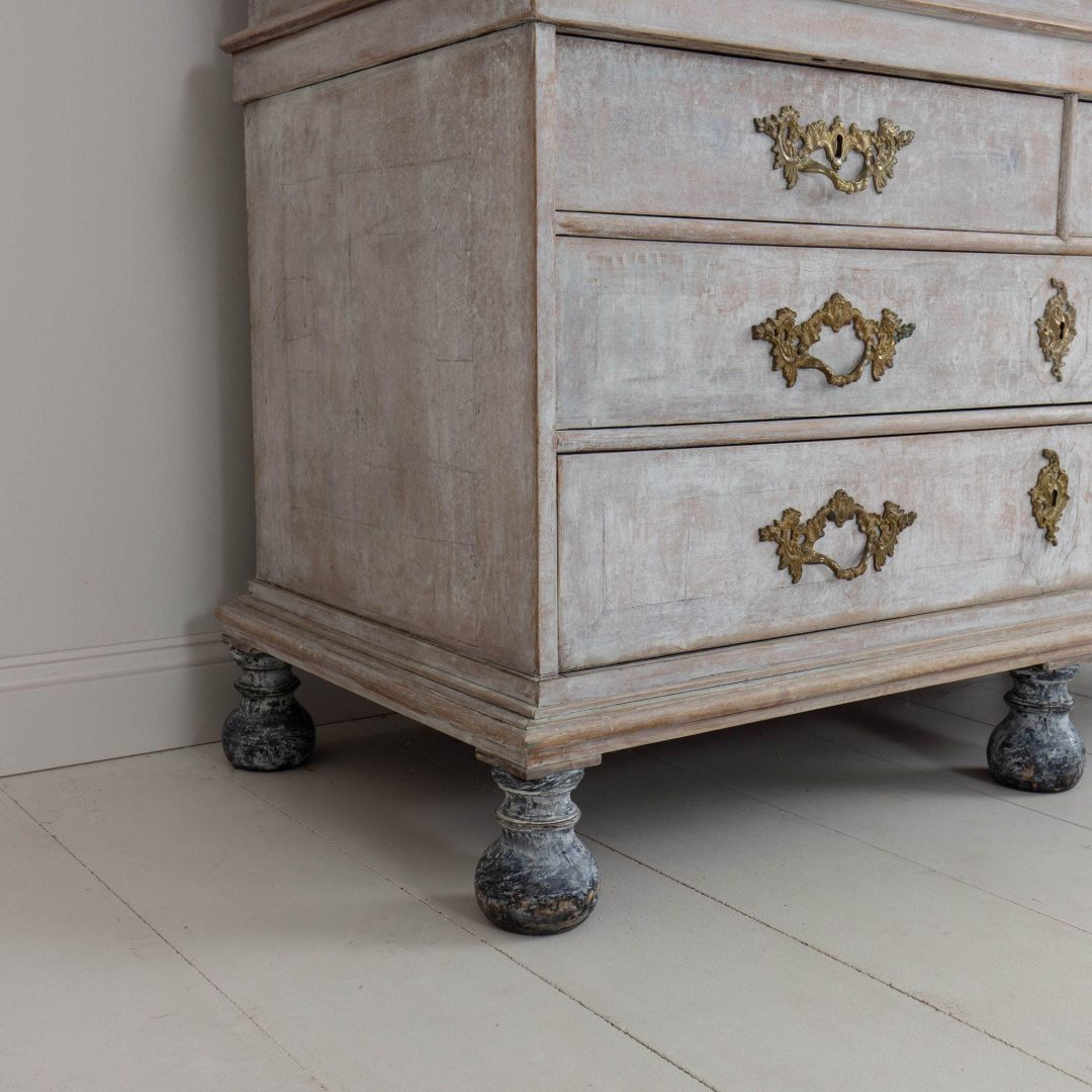 14_2141_18th_century_swedish_baroque_period_cabinet_in_original_paint_020