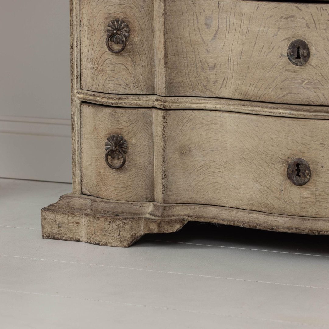 14_2157_18th_century_danish_oak_commode_in_original_patina_019