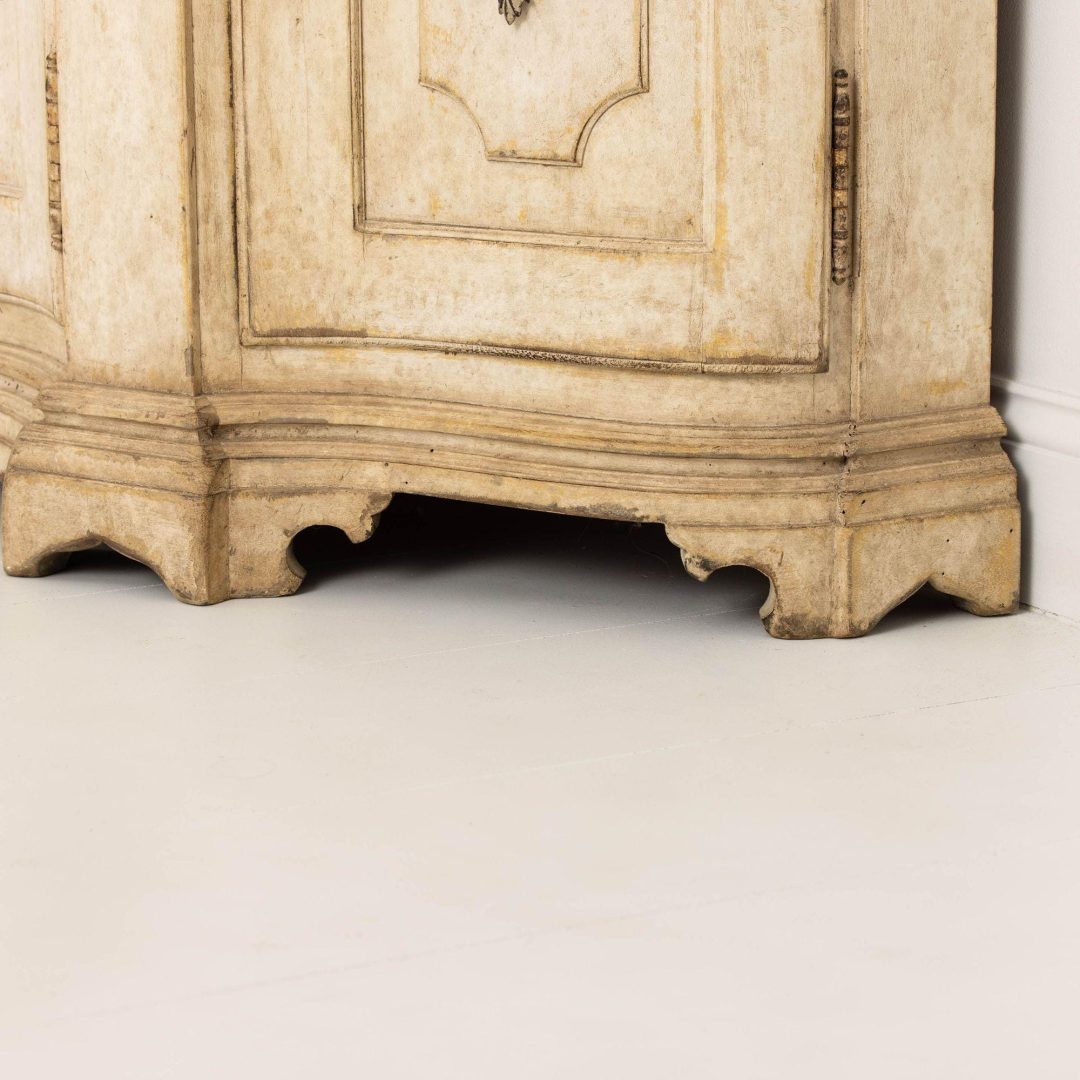 14_2265_Early_20th_century_Italian_painted_buffet_with_serpentine_shape_c_1900_013