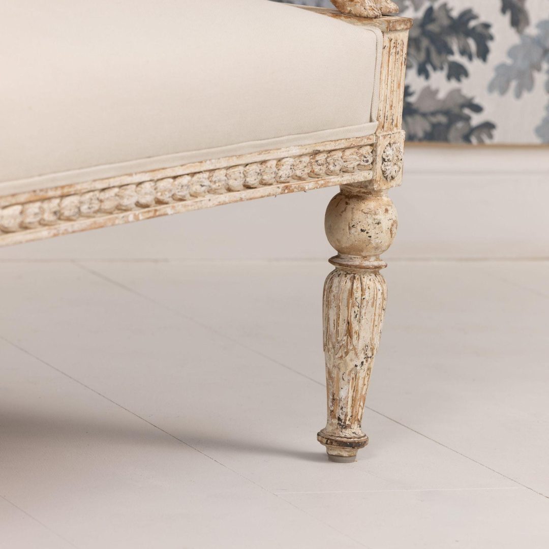 14_2283_19th_century_Swedish_Gustavian_griffin_sofa_bench_in_original_paint-0006