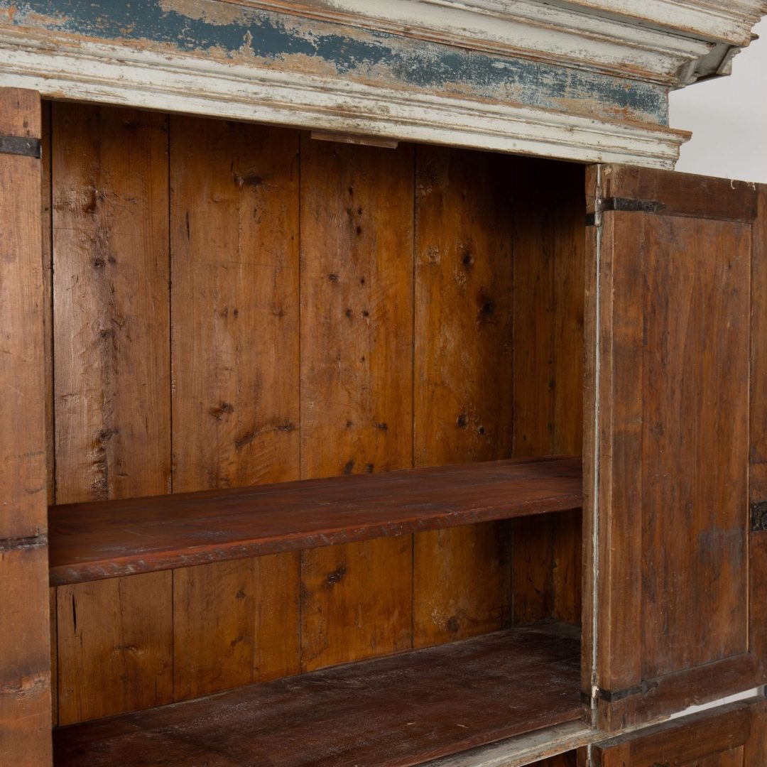 14_2293_18th_century_Italian_cabinet_in_original_paint-0005