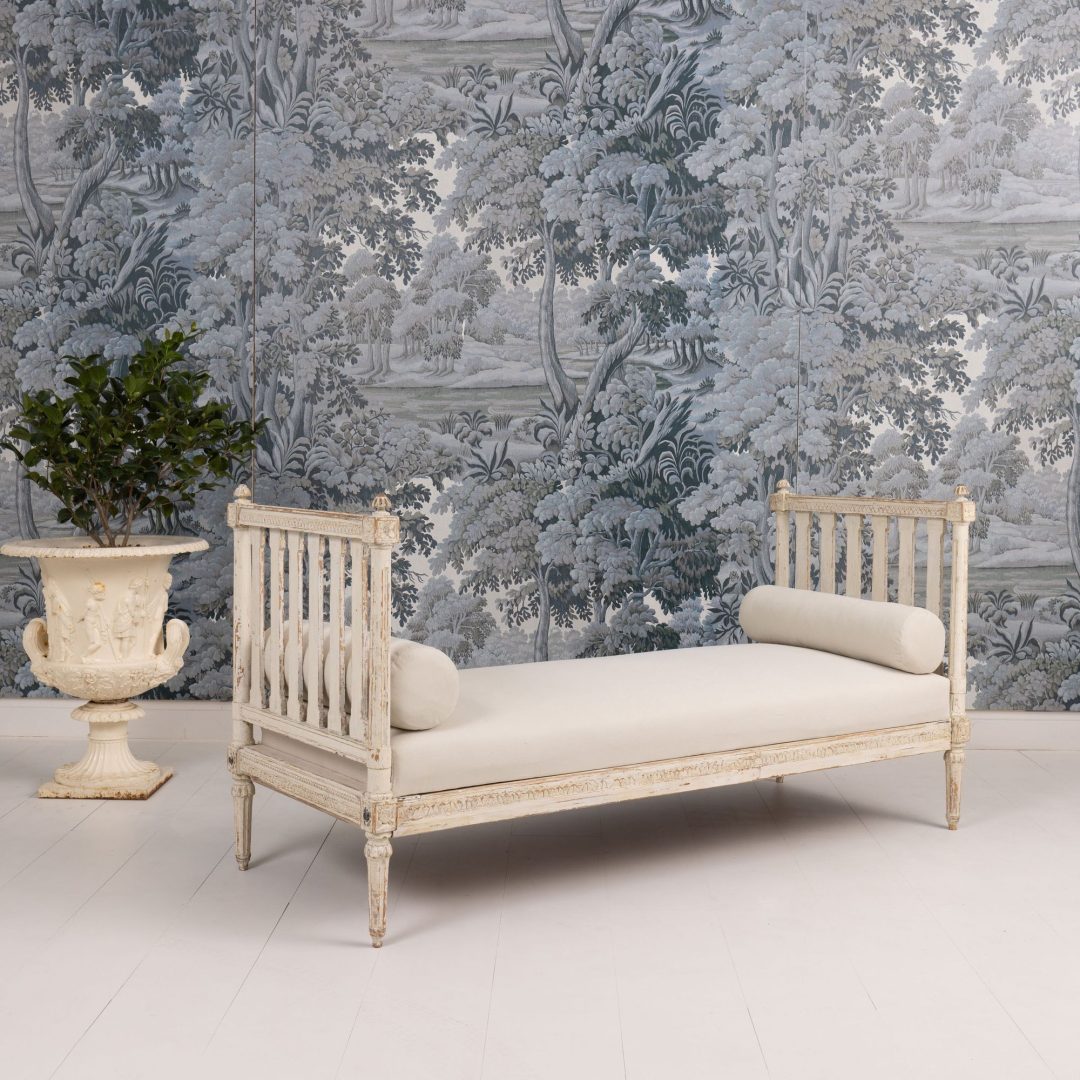 14_2335_19th_century_Swedish_Gustavian_daybed_in_original_paint-0014