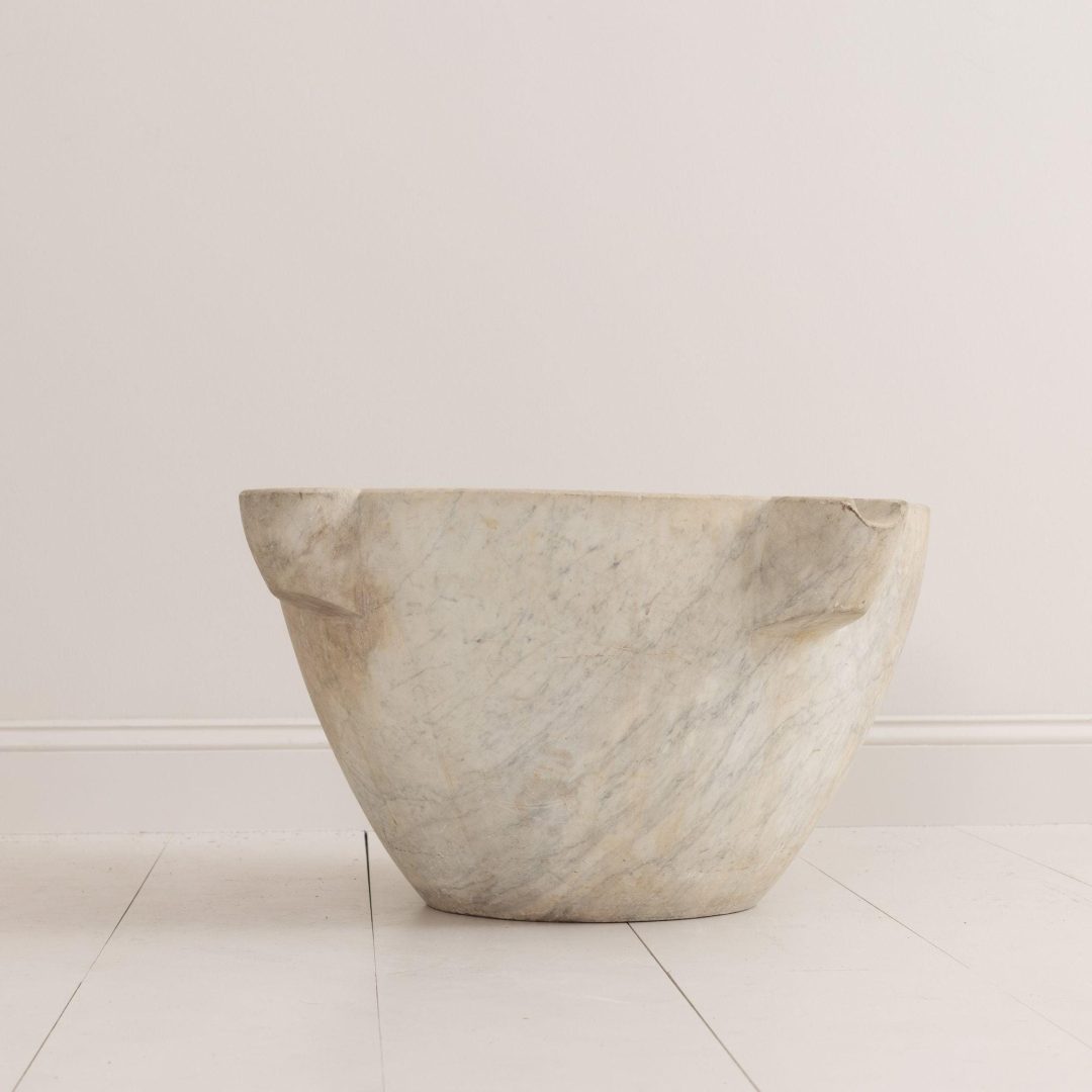 15_2040_17th_century_italian_marble_mortar_18